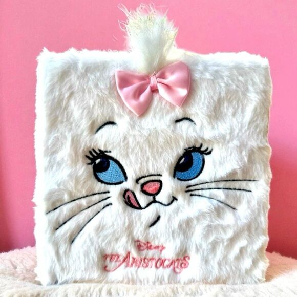 NWT Gorgeous DISNEY THE ARISTOCATS Mary White Pink Furry Cover Eyeshadow Palette - Picture 4 of 16